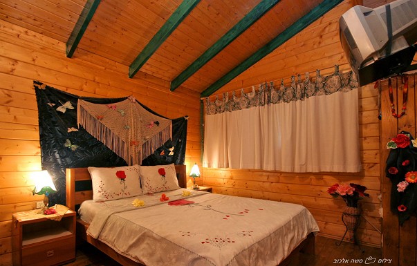 בקתת הבוסתן - ������ �אלמגור - ������ ����